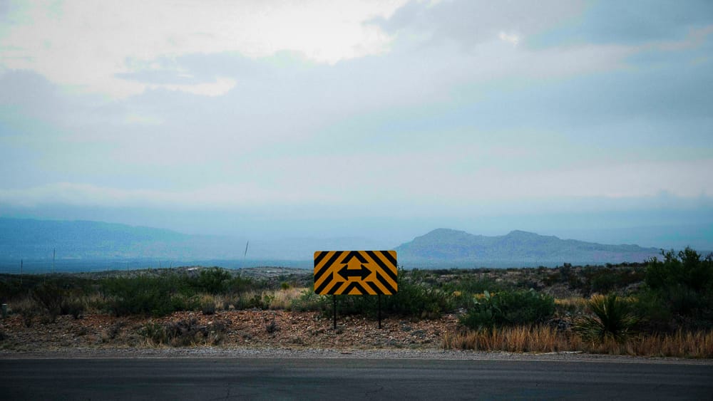 Road sign full width